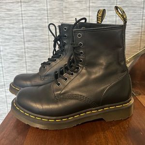DR MARTENS BOOTS